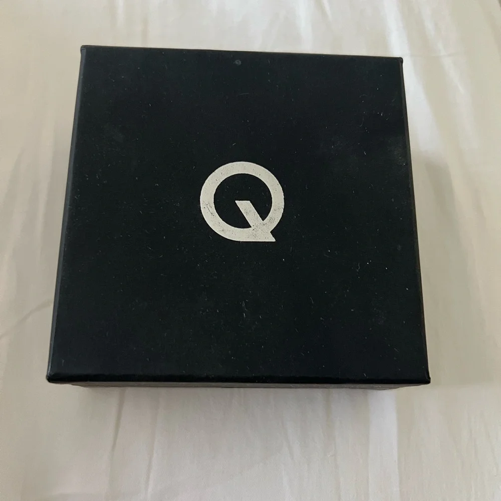 🆕 📱Q bracelet📱 Chrome Wearable Charging Bracelet